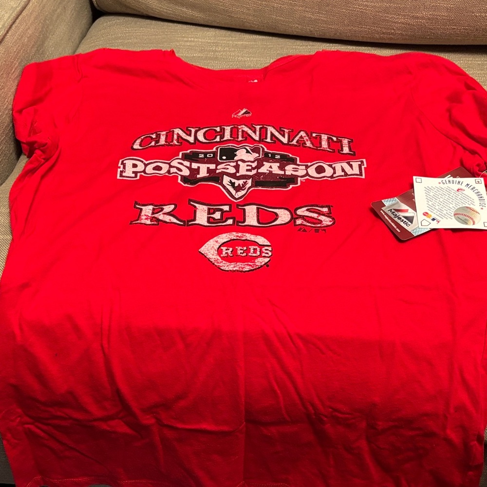 Cincinnati Reds Postseason Red T-Shirt Women’s XL NWT